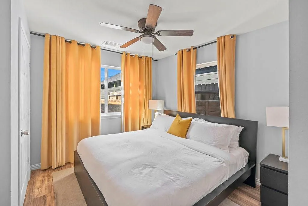 Anita Street Apartments 13